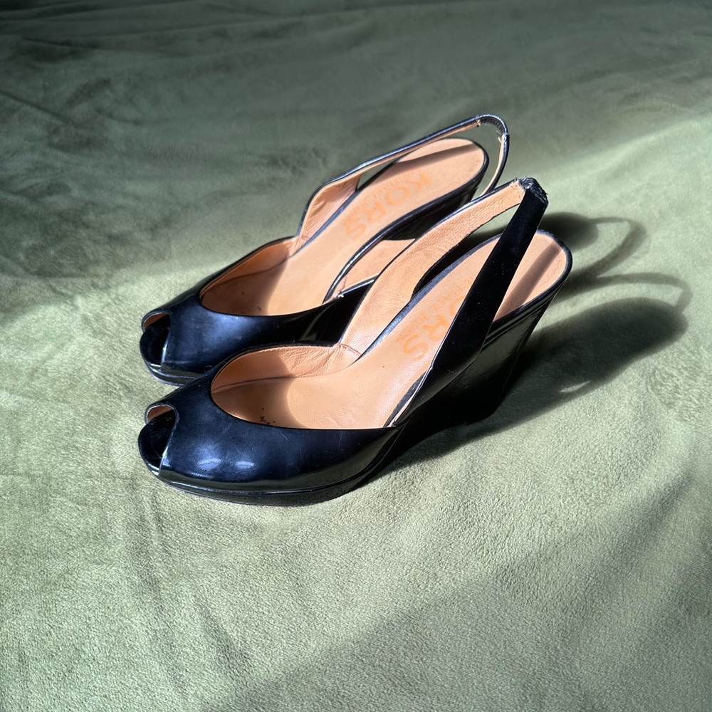 Michael Kors Vikki Black Patent Leather NEW Peep-Toe Wedge Slingback